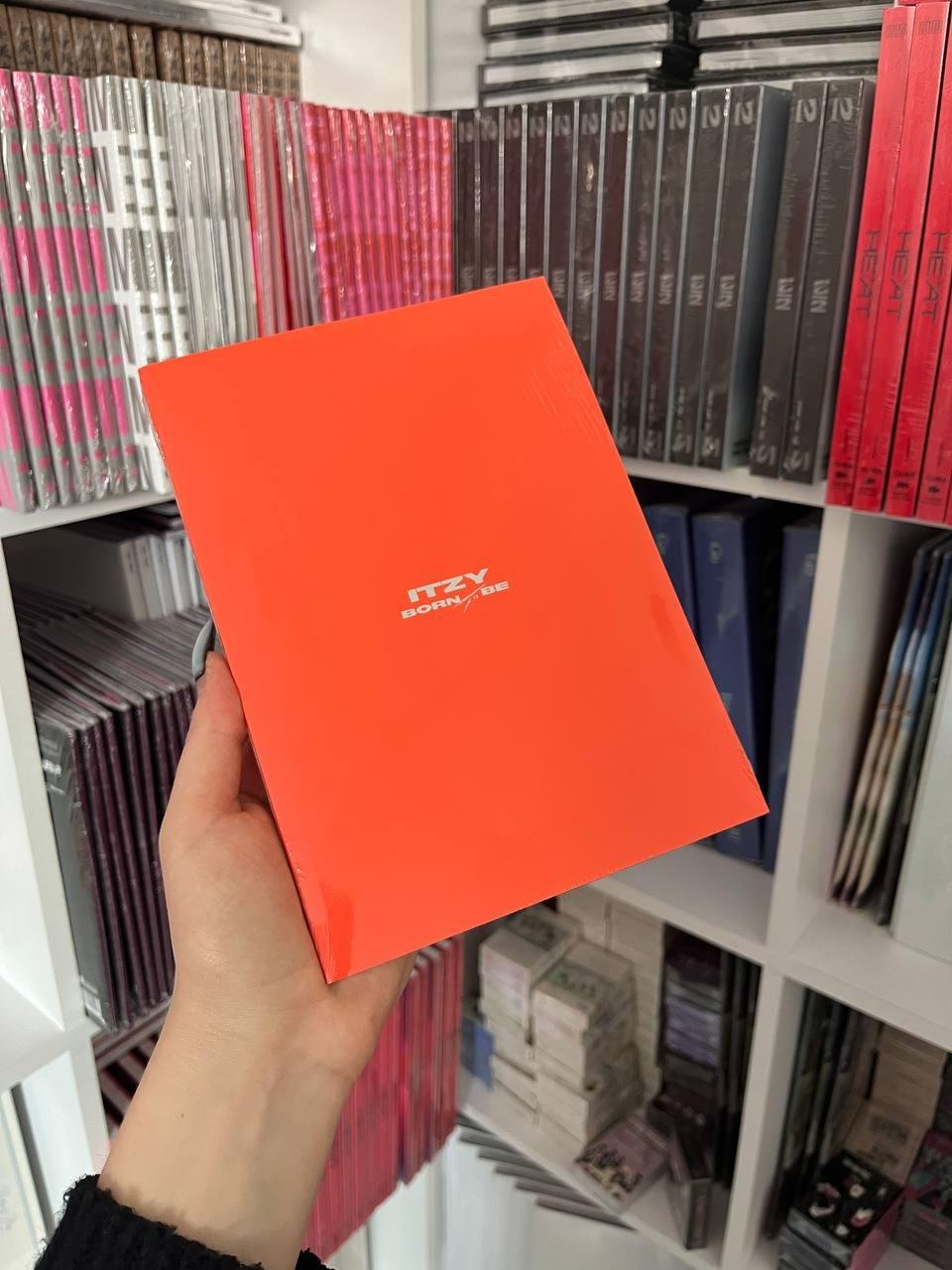 ITZY - BORN TO BE (Orange Ver.)