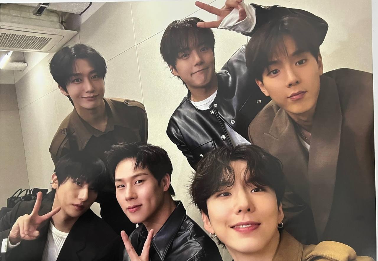 Постер Monsta X