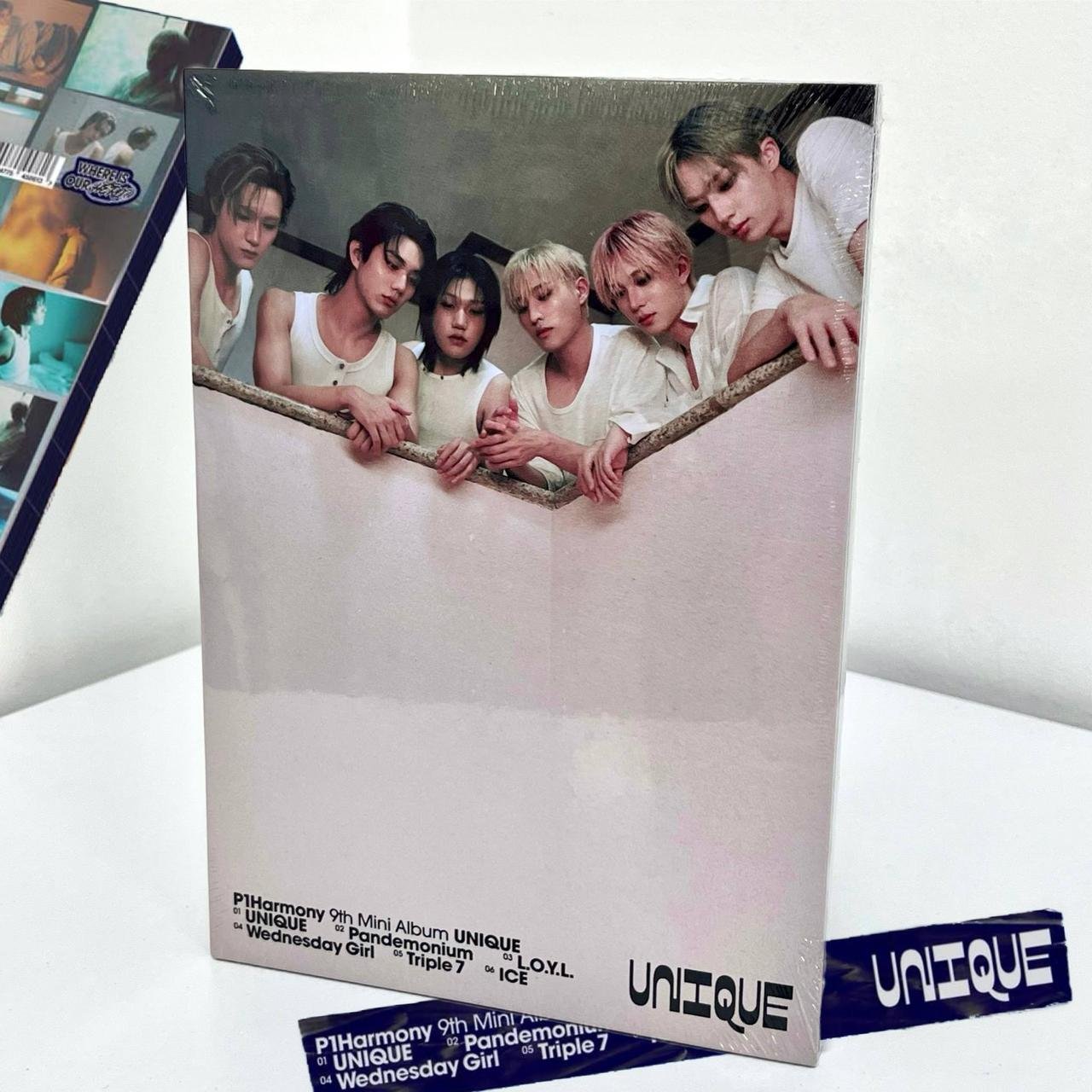 P1Harmony - UNIQUE (Photobook, B ver.)