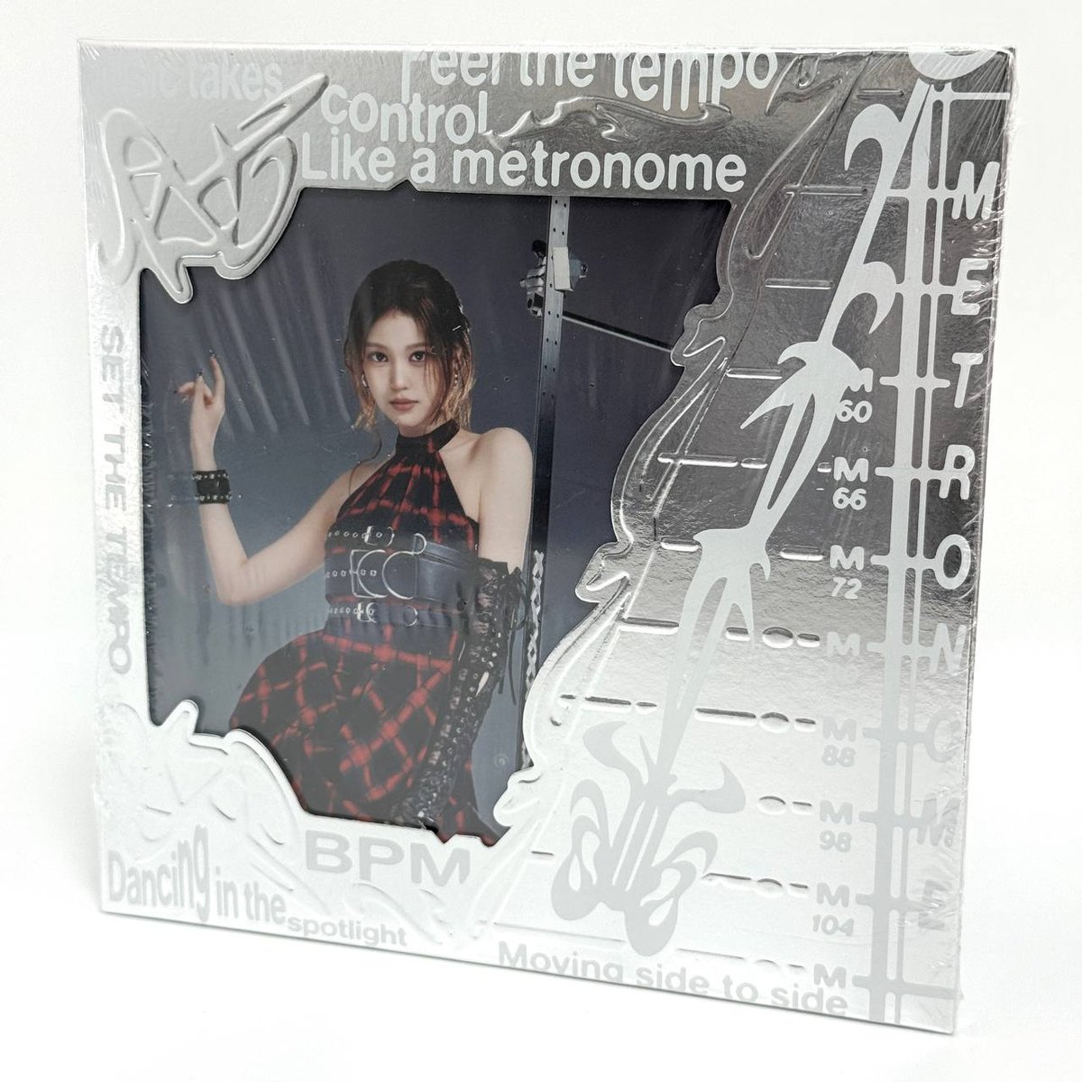 IZNA - SET THE TEMPO ( Postcard ver.)