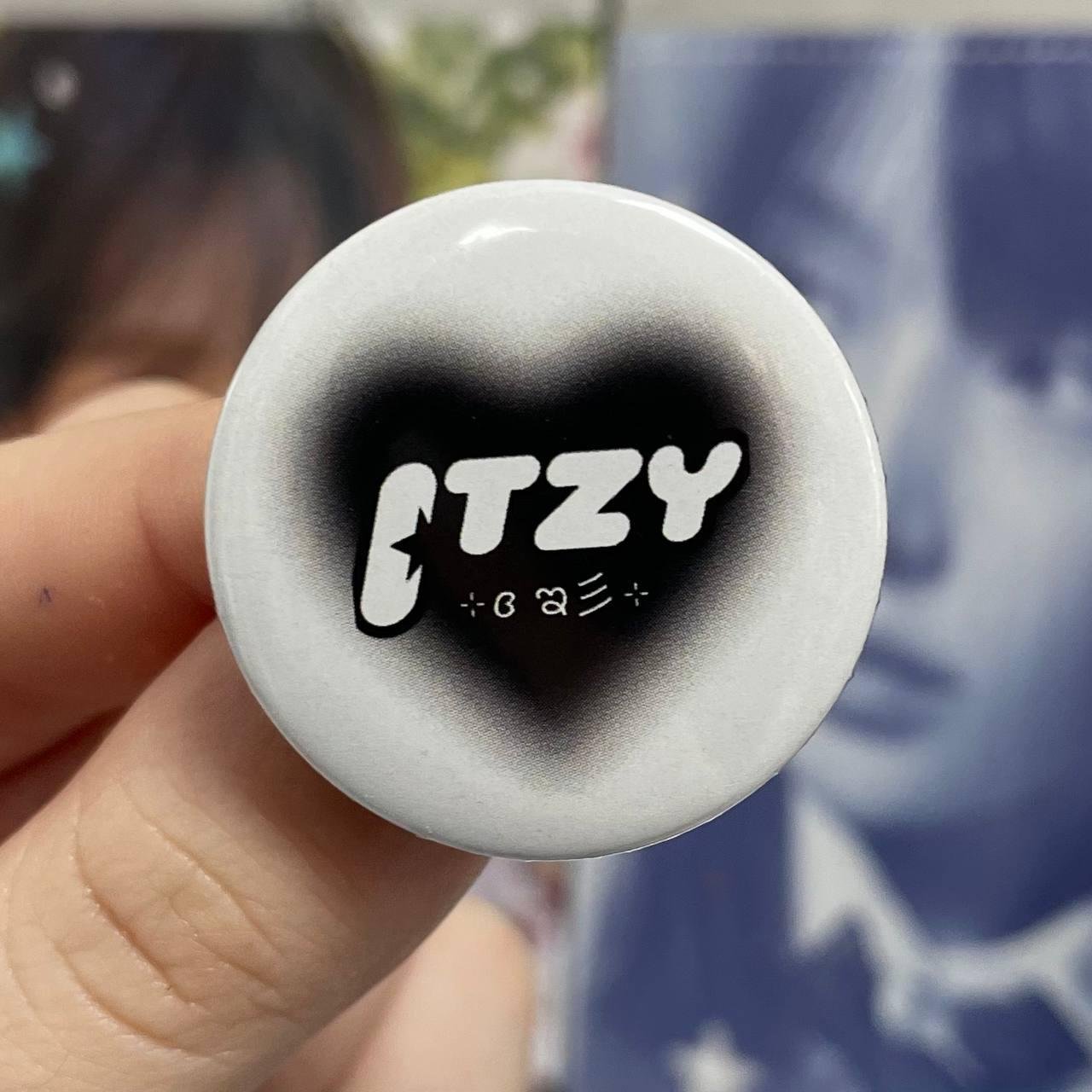 Міні значок ITZY