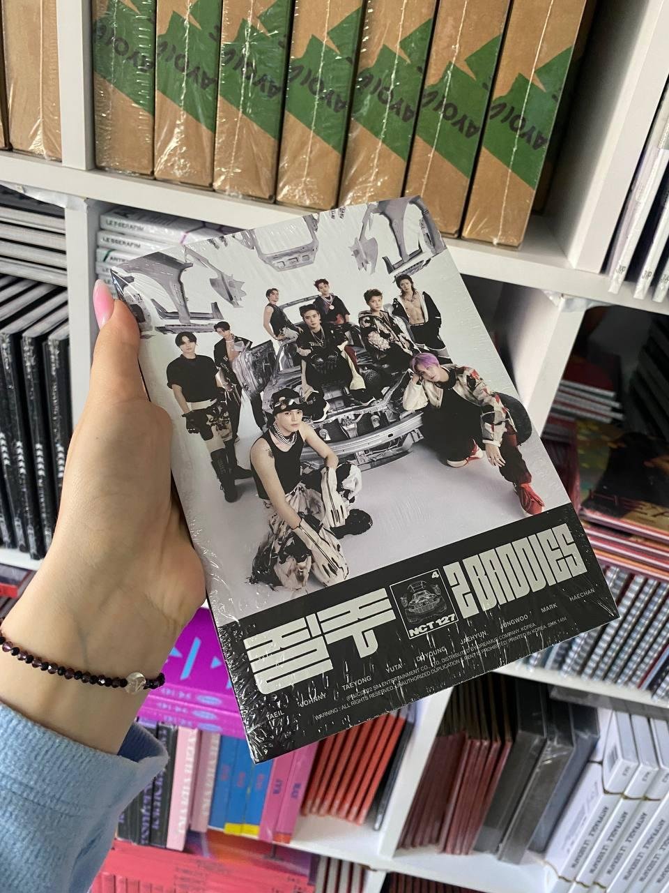 NCT 127 – BADDIES ver.  Gear Up