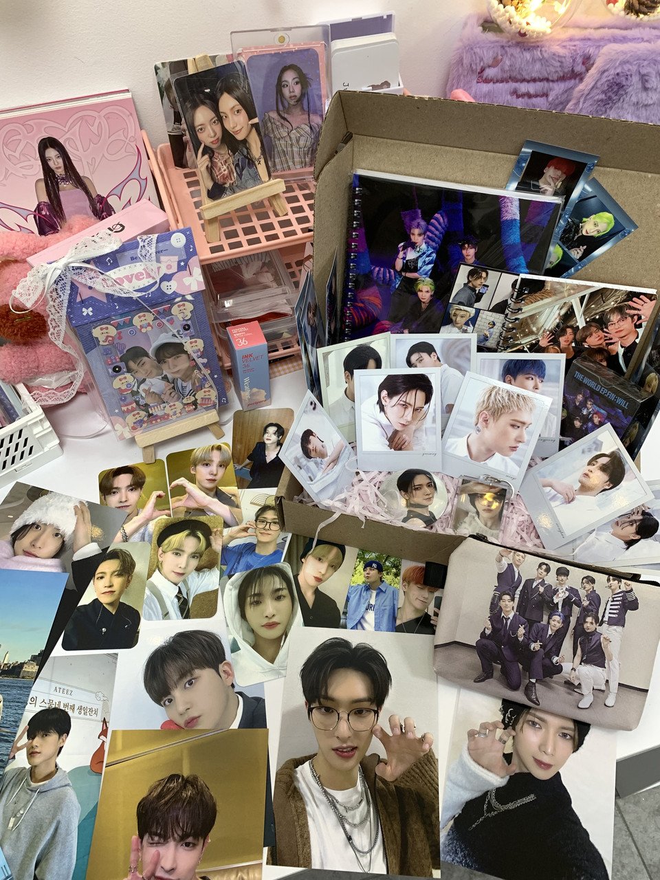 Подарунковий Бокс з Ateez на 550!