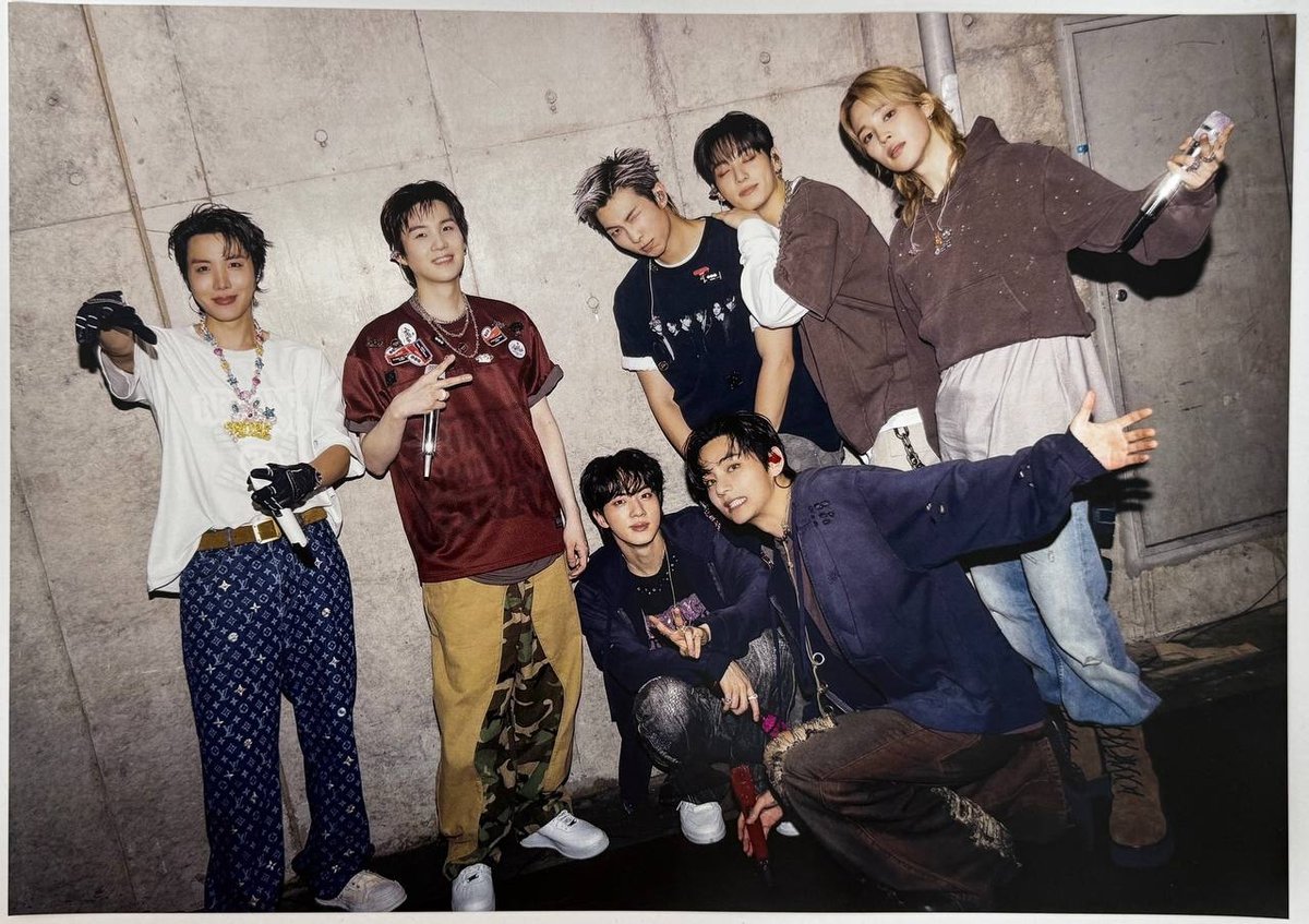 Постер BTS