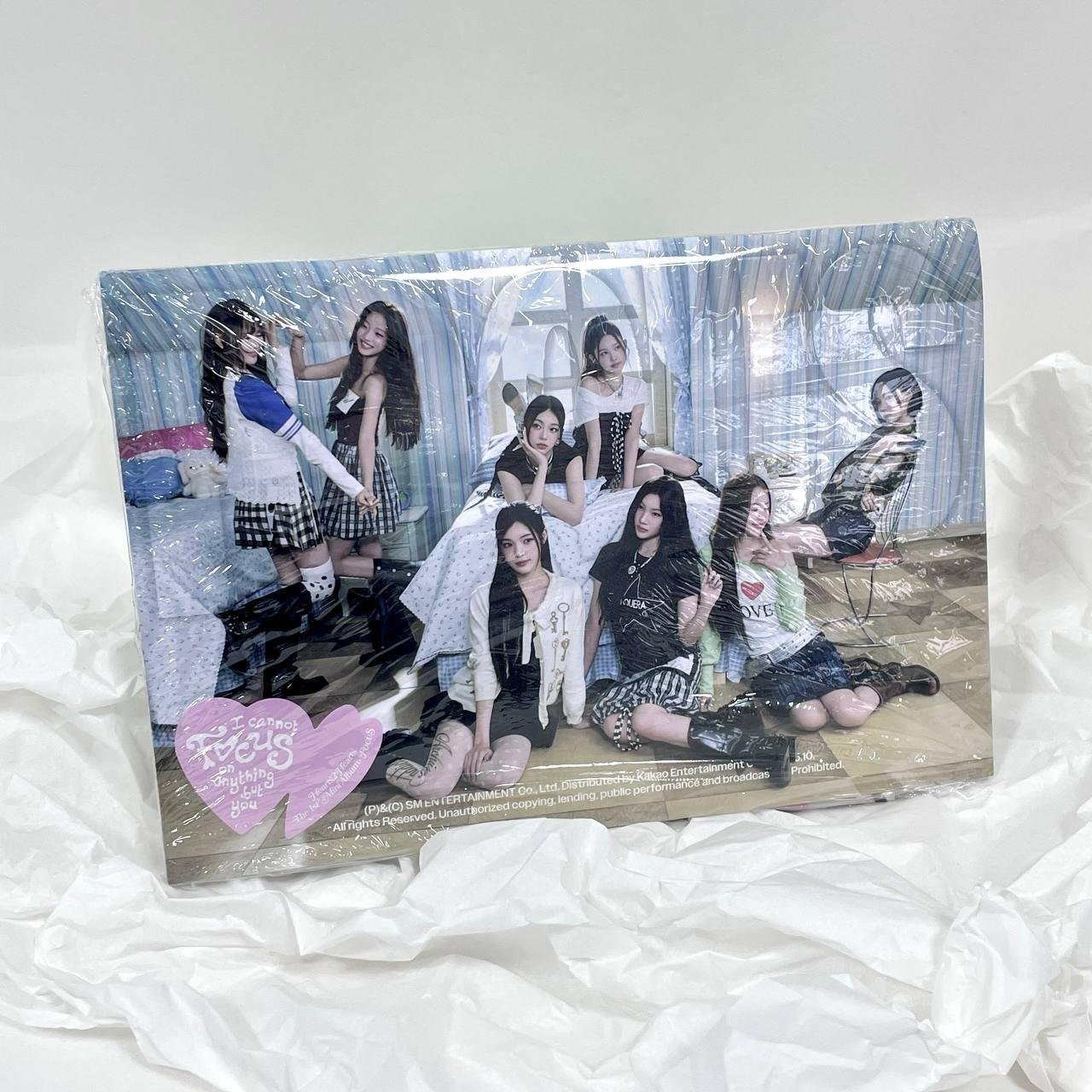 Hearts2Hearts - FOCUS ( Photobook ver B)