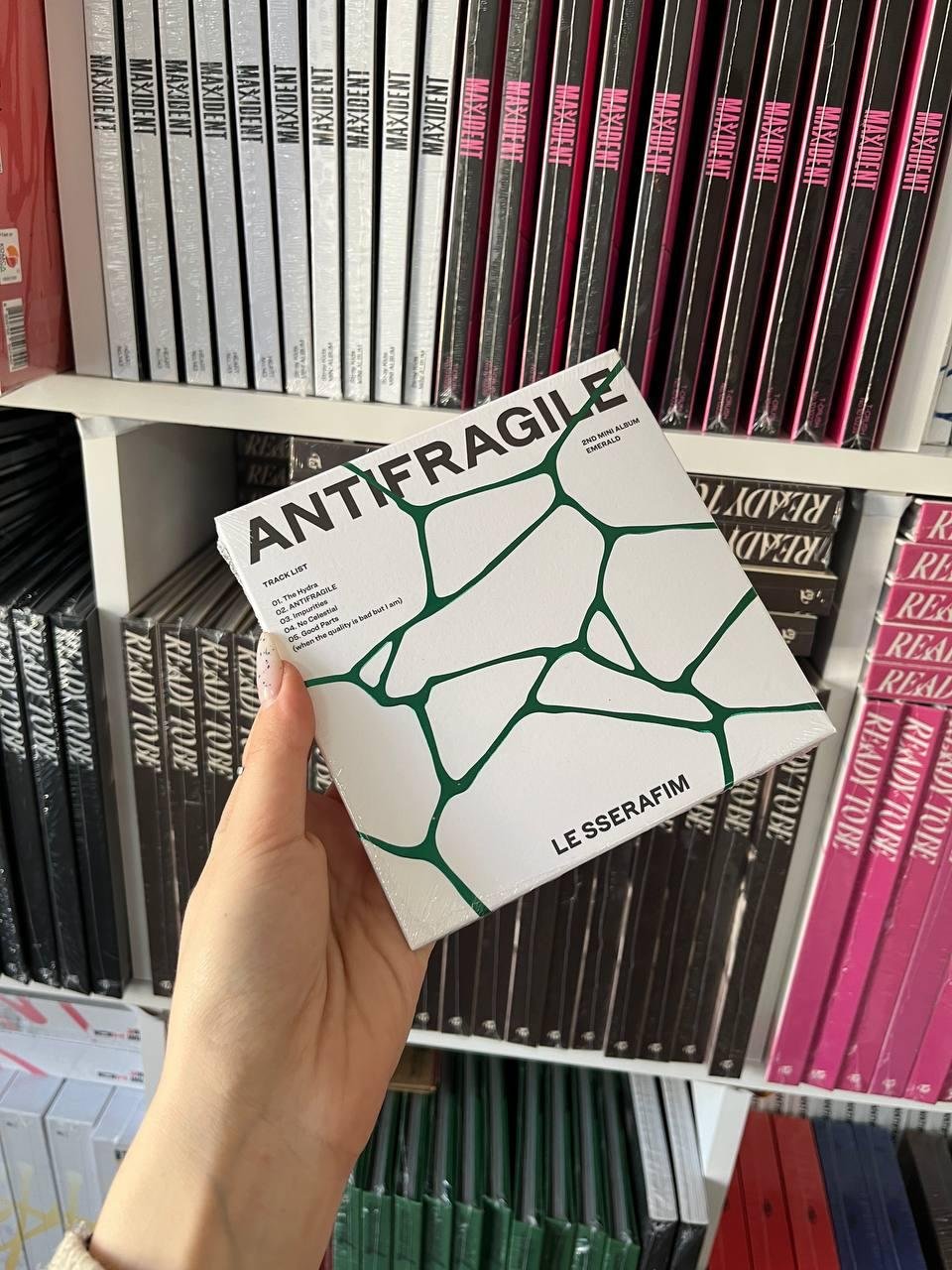 LE SSERAFIM  Mini Album 'ANTIFRAGILE' (COMPACT Ver.)  YUNJIN (EMERALD)
