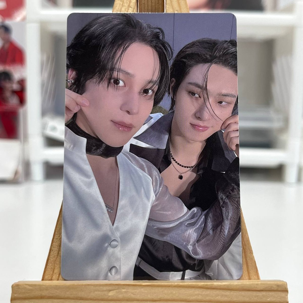 Офіційна картка ATEEZ TOKTOQ POB