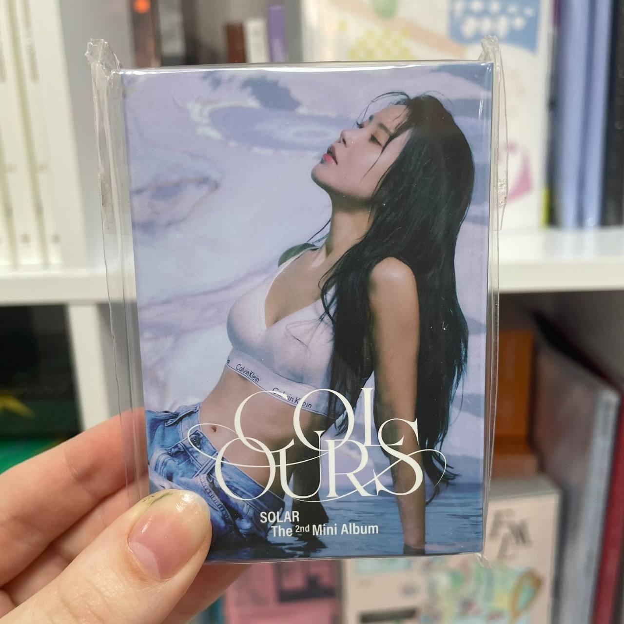 SOLAR (MAMAMOO) - COLOURS (THE 2ND MINI ALBUM) NEMO VER. MIDNIGHT BLUE
