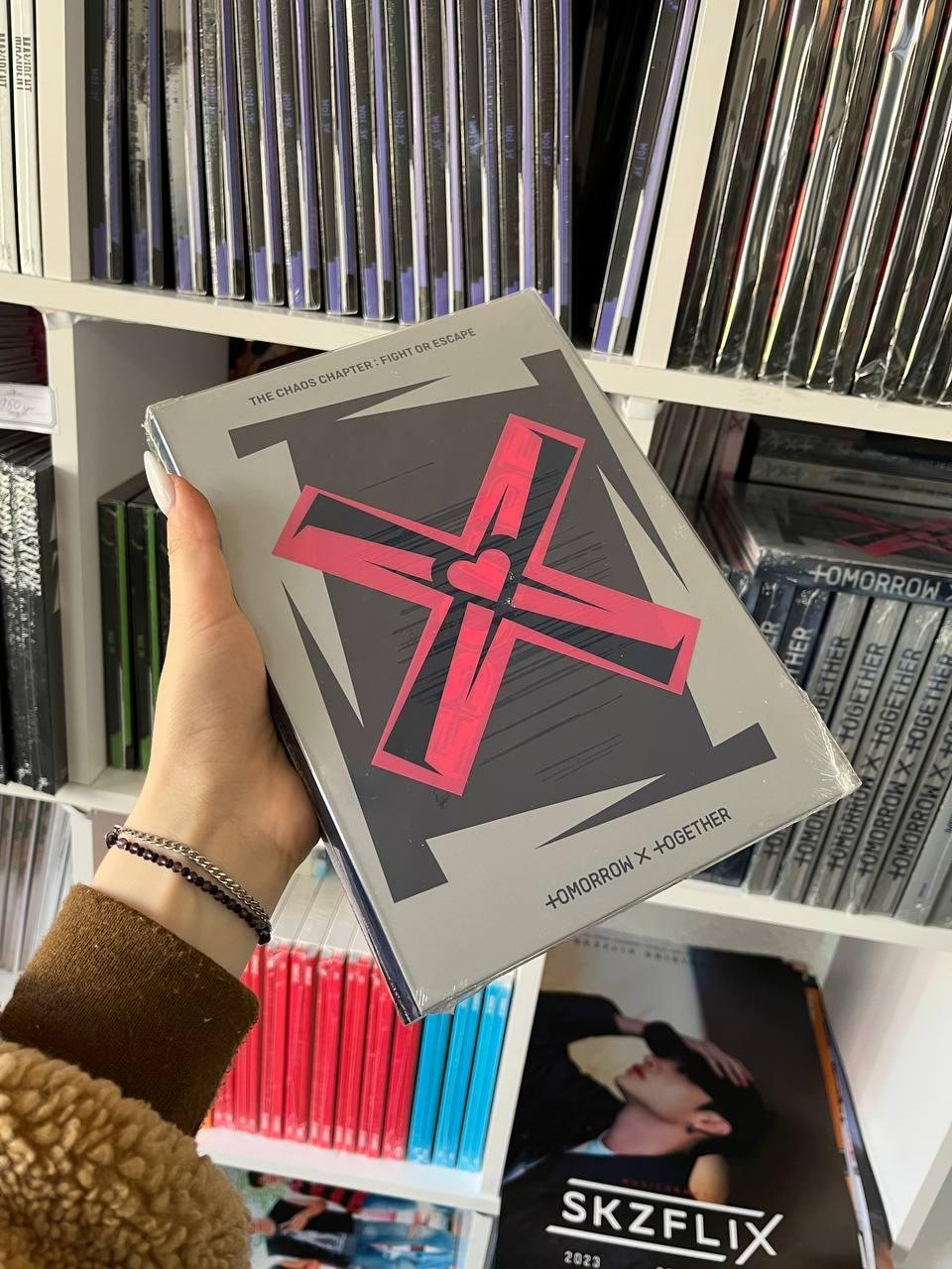 TXT ALBUM THE CHAOS CHAPTER FIGHT OR ESCAPE   ver. ESCAPE