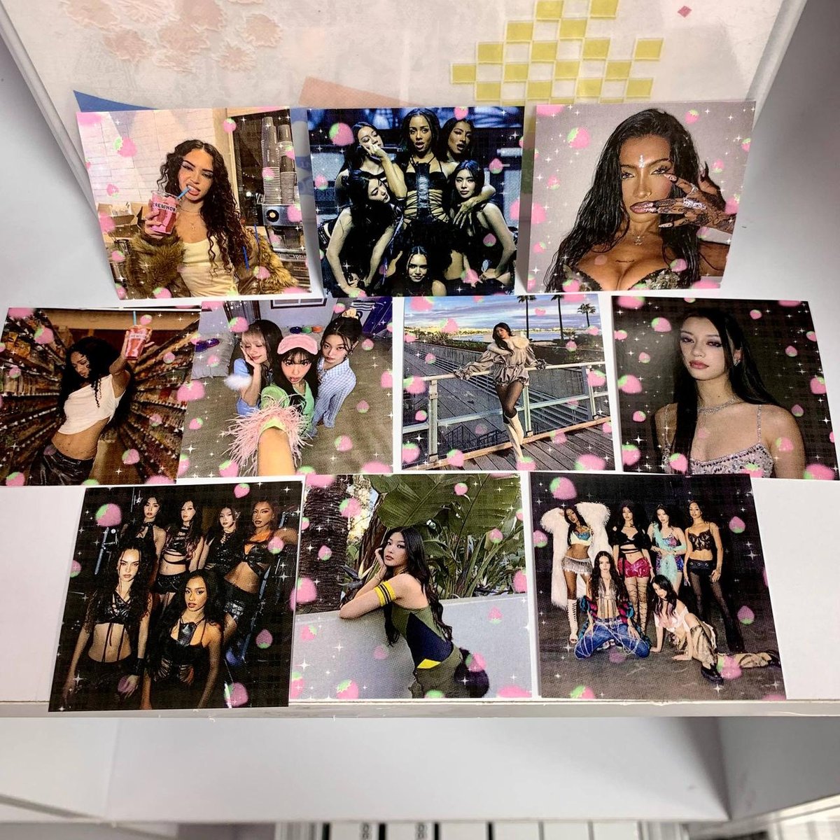 Набір з 10 наліпок Katseye