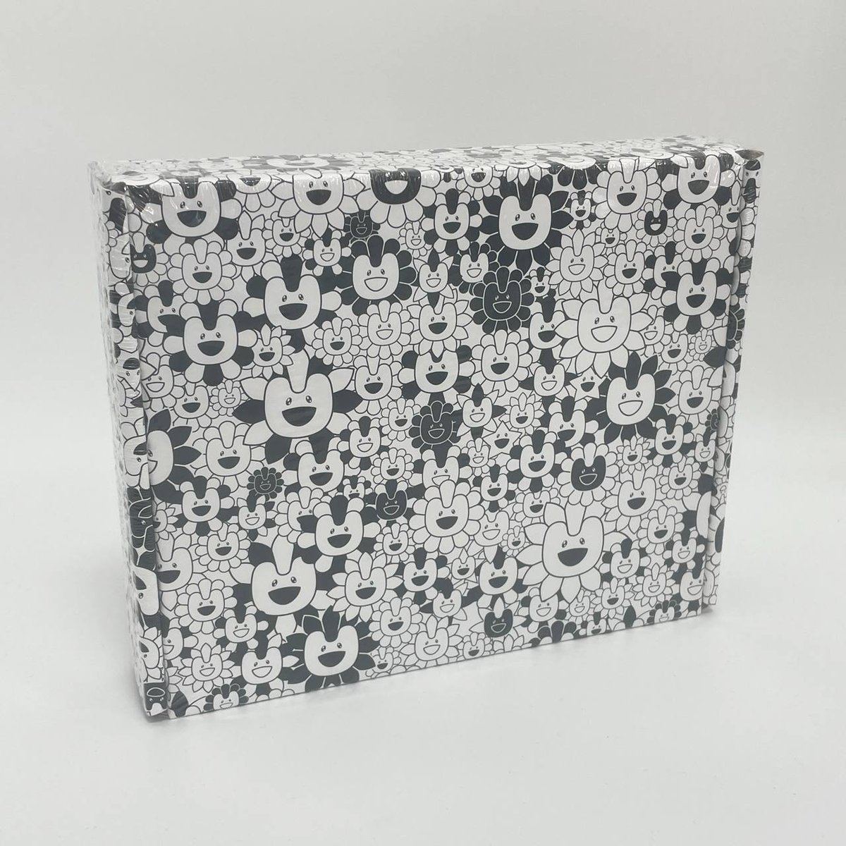 NEWJEANS – SUPERNATURAL (NJ X MURAKAMI Cross Bag .)