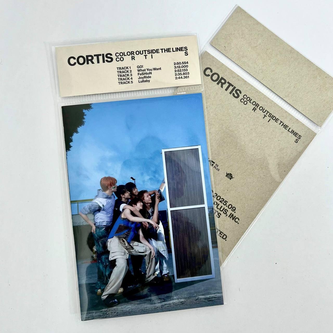 Cortis - Color Outside the Lines (weverse A ver.)
