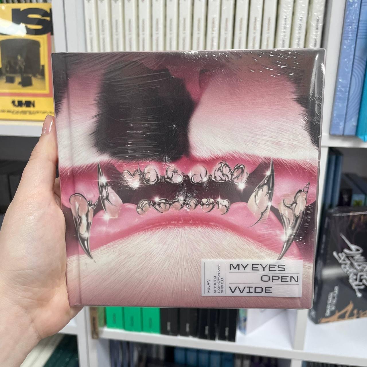 MEOVV - MY EYES OPEN VVIDE (PHOTOBOOK VER.) GRILL