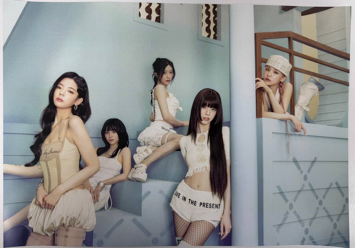 Постер ITZY