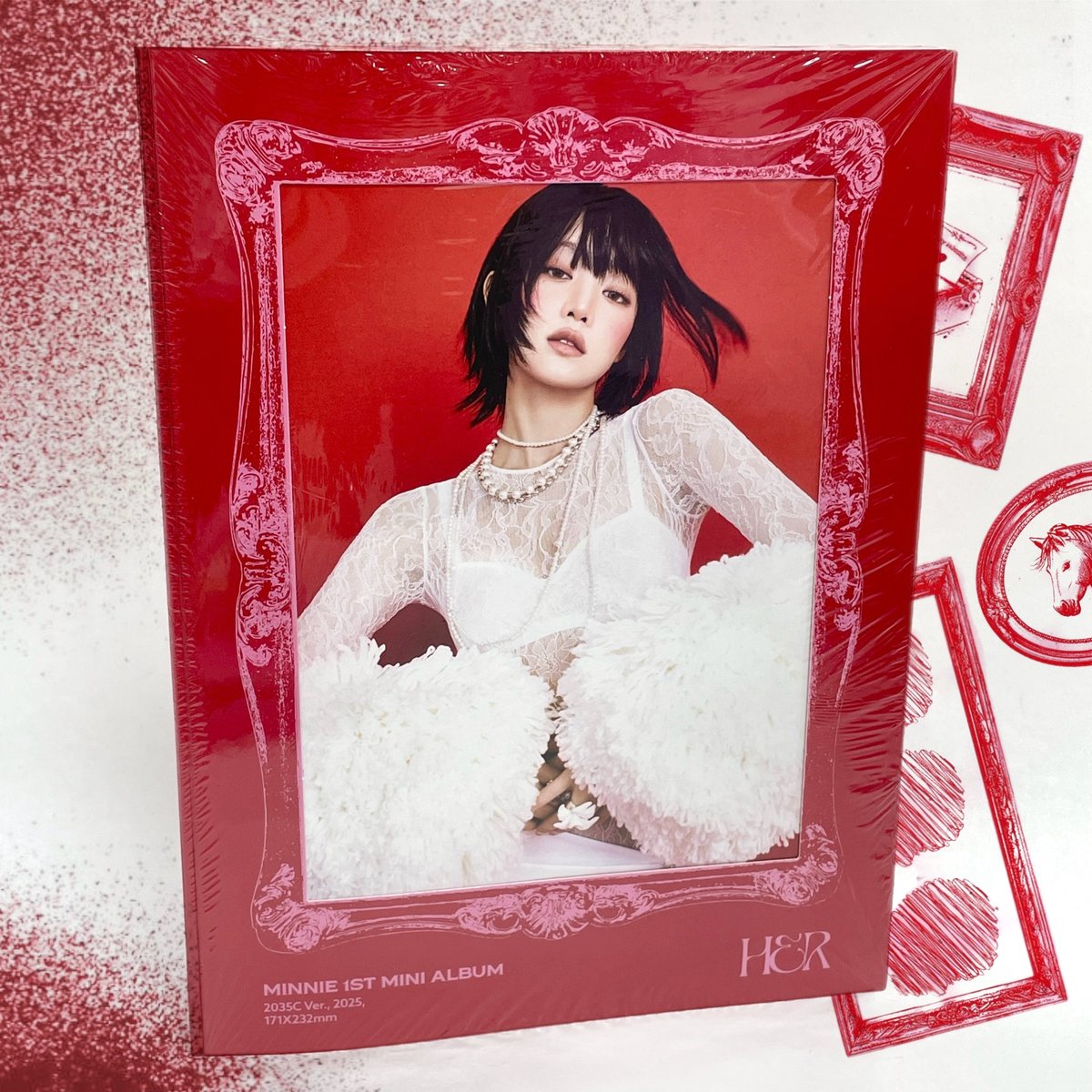 MINNIE (I-DLE) - HER (Red ver.)
