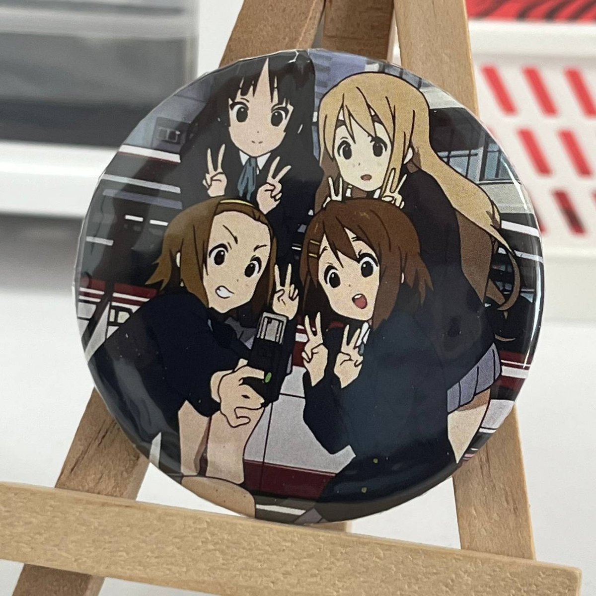 Значок “К-Он! / K-On!”