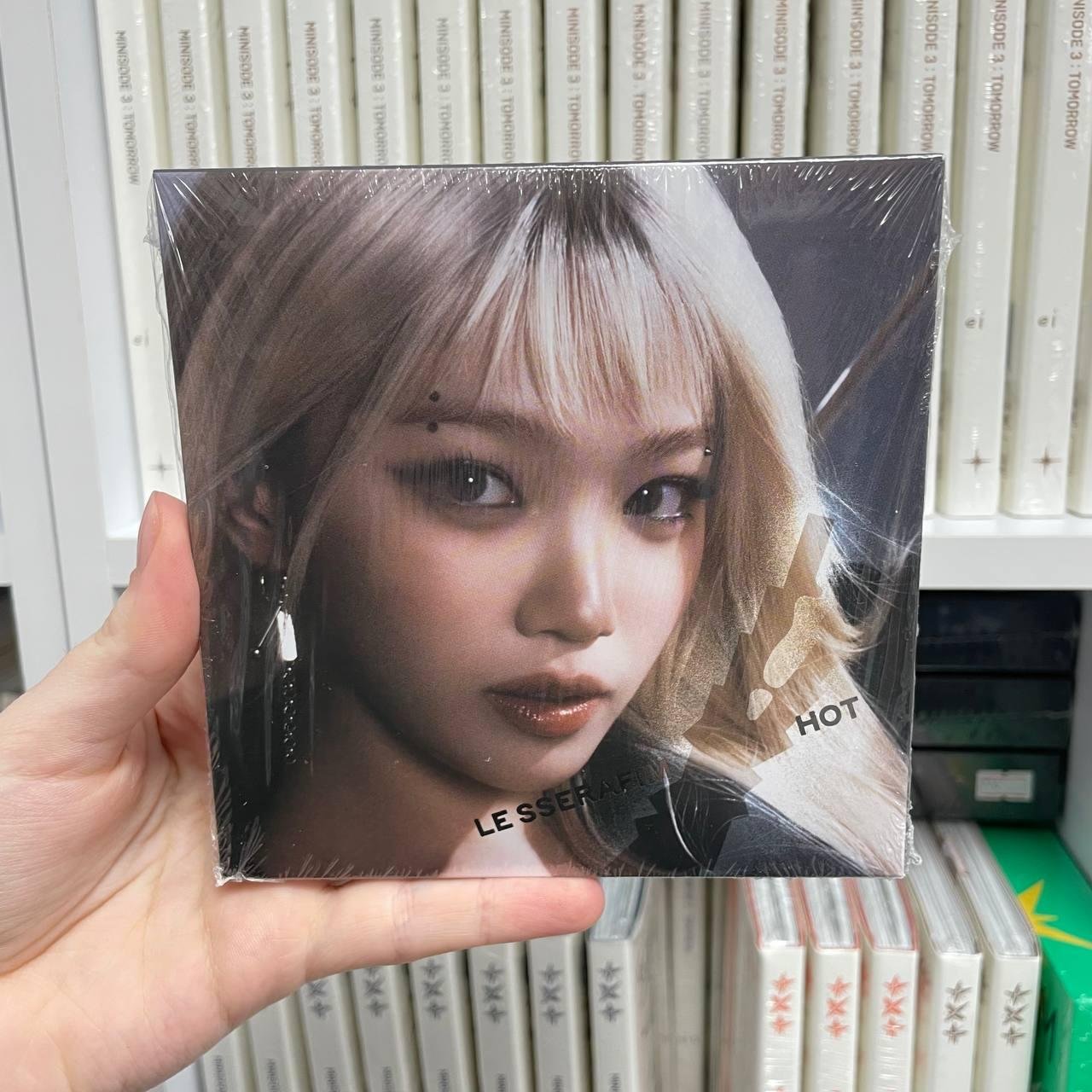 LE SSERAFIM - HOT (COMPACT VER.) CHAEWON