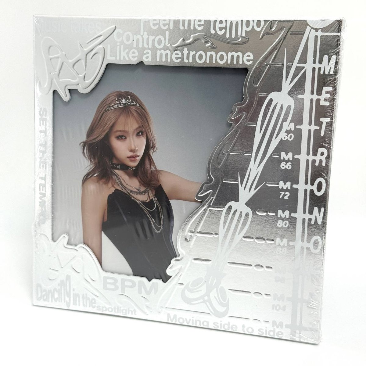 IZNA - SET THE TEMPO ( Postcard ver.)