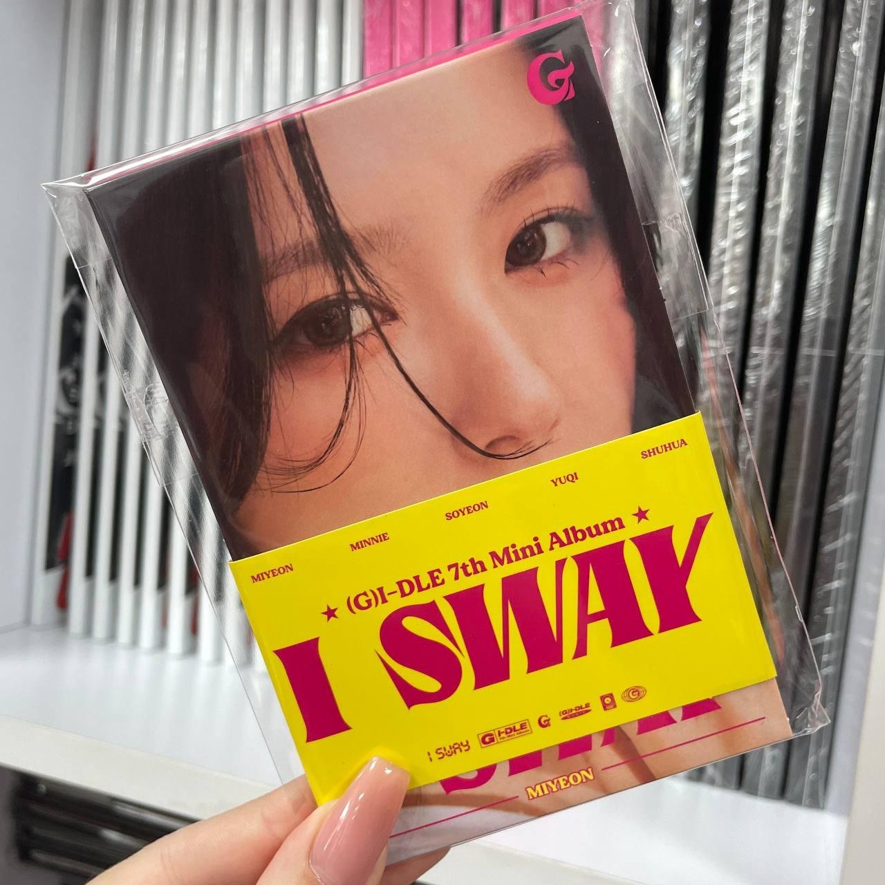 (G)I-dle- I SWAY (Poca Album Ver. Miyeon)