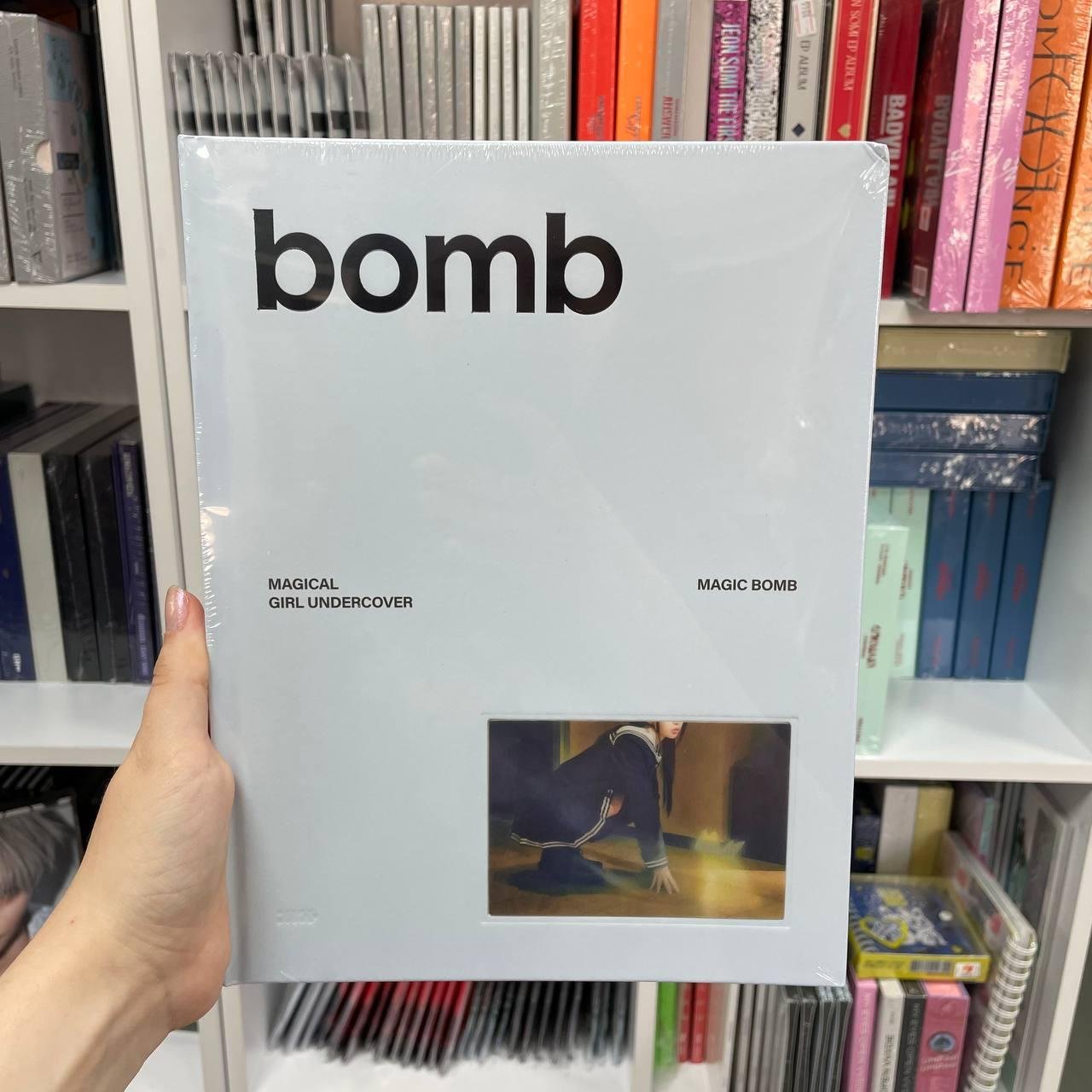 ILLIT - BOMB MAGIC BOMB VER.