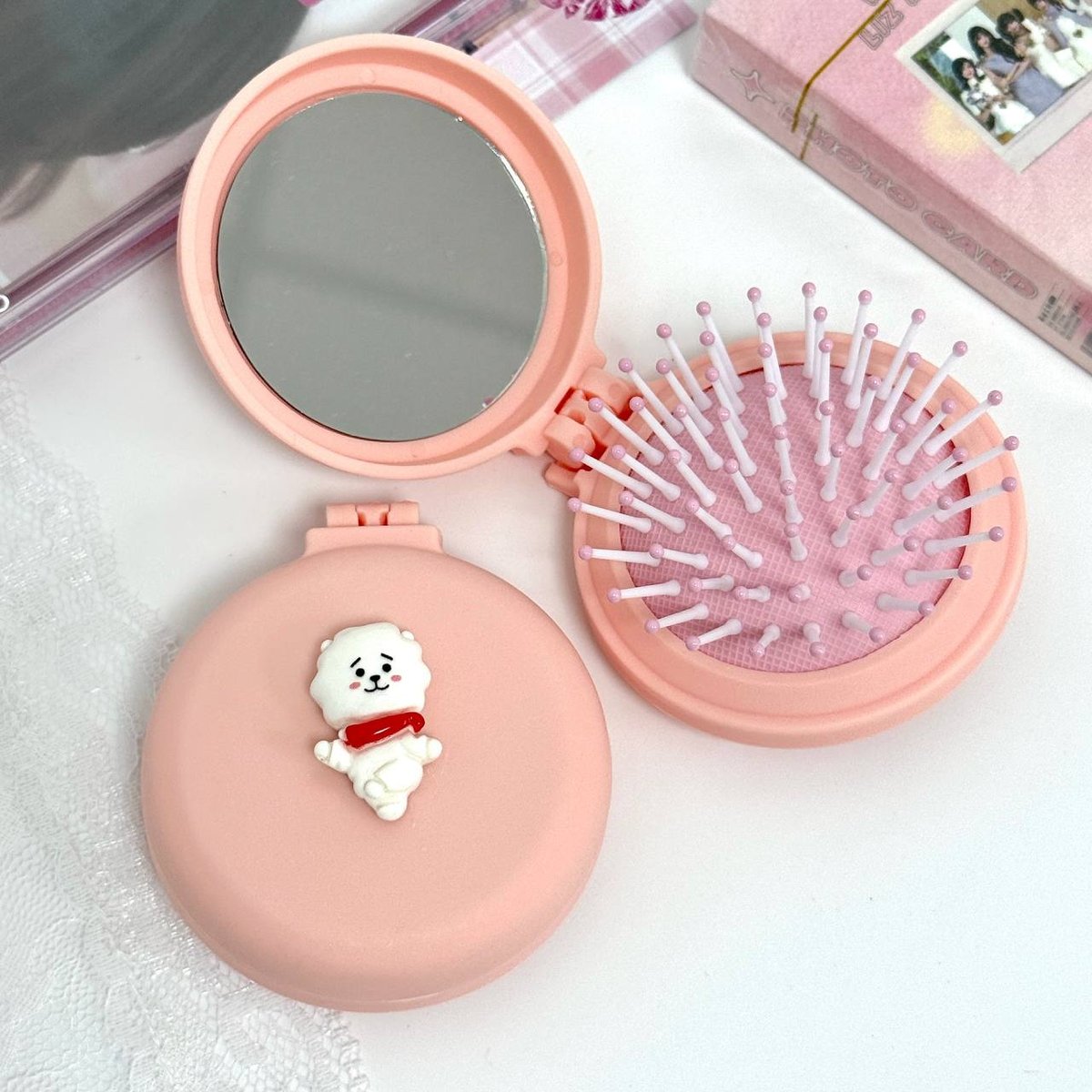 Гребінець-дзеркальце BT21