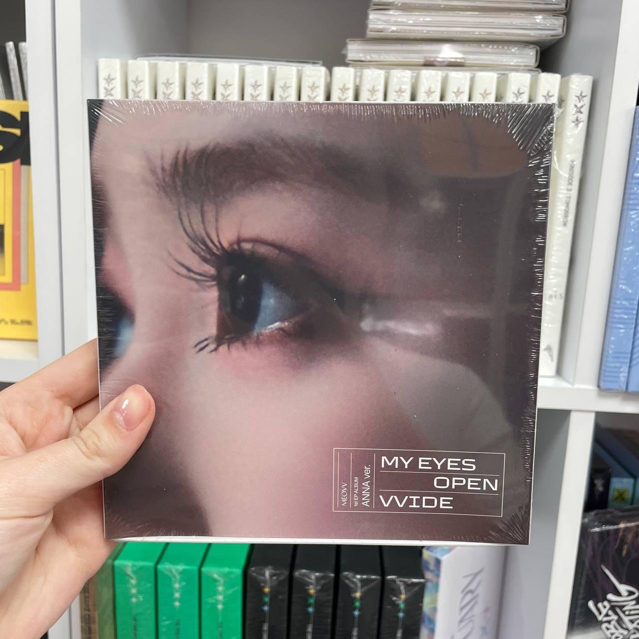 MEOVV - MY EYES OPEN VVIDE (MEOVV VER.)