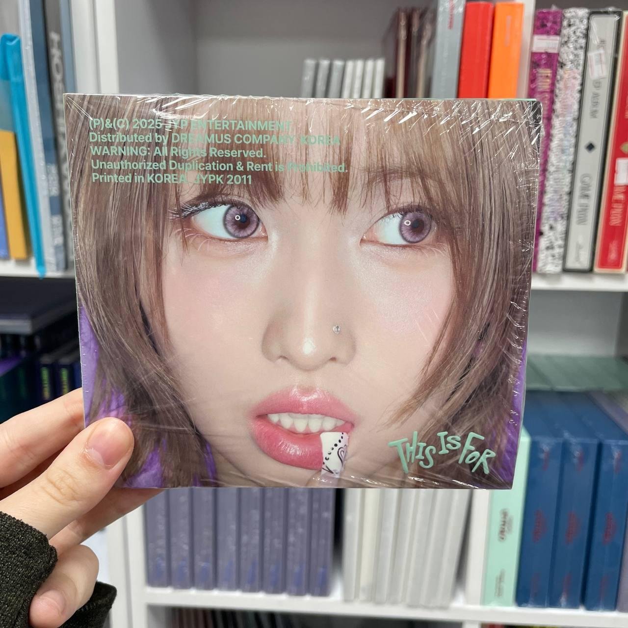 TWICE - THIS IS FOR (Digipack Ver. Momo)
