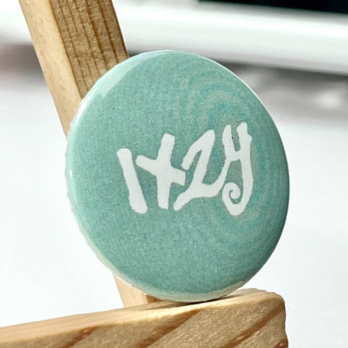 Міні значок ITZY