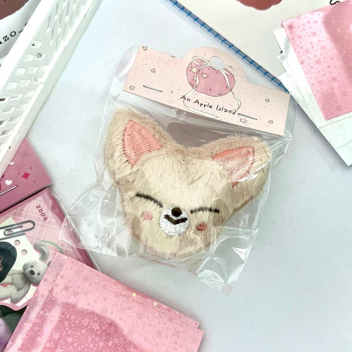 Пухнастий значок FoxI.NY