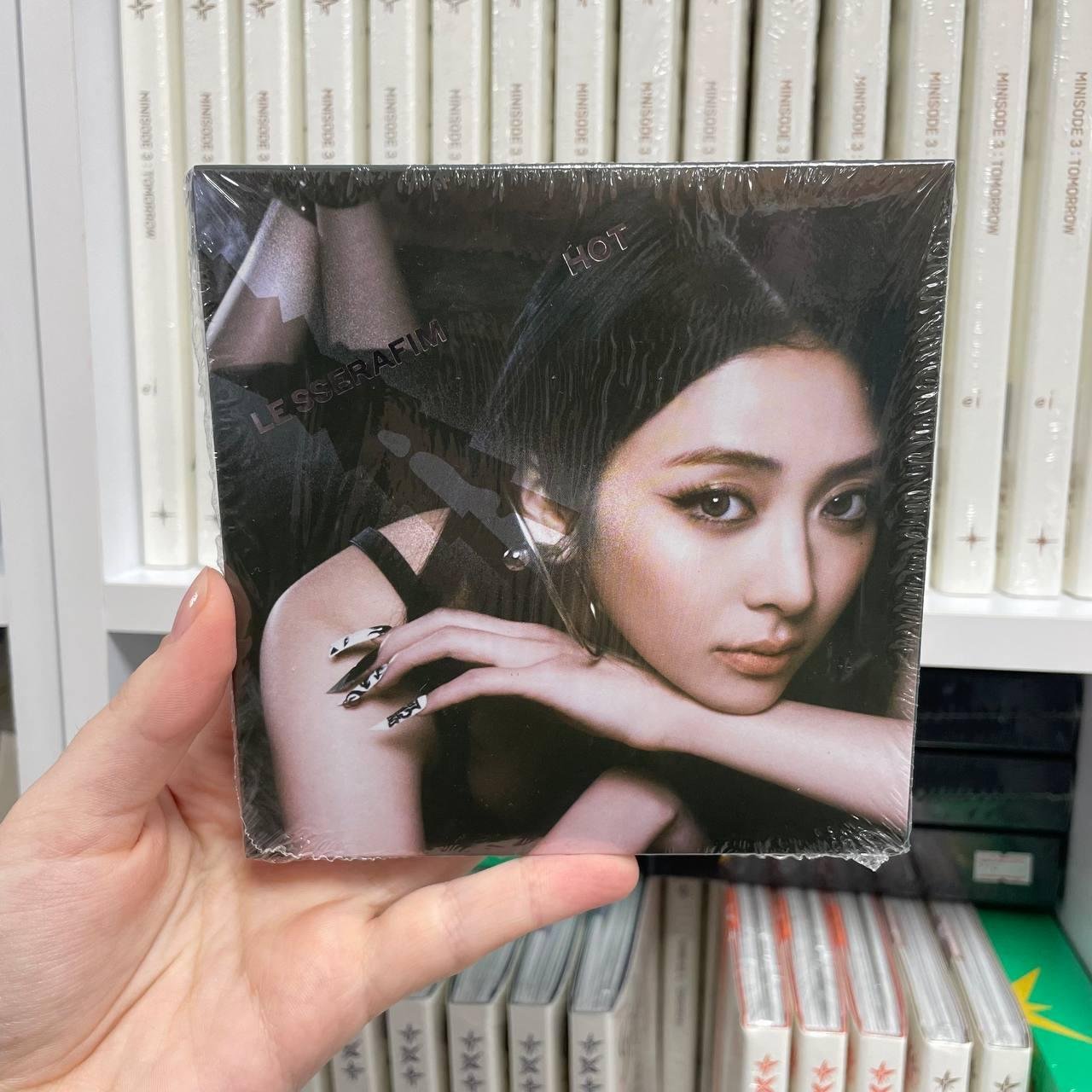 LE SSERAFIM - HOT (COMPACT VER.) YUNJIN