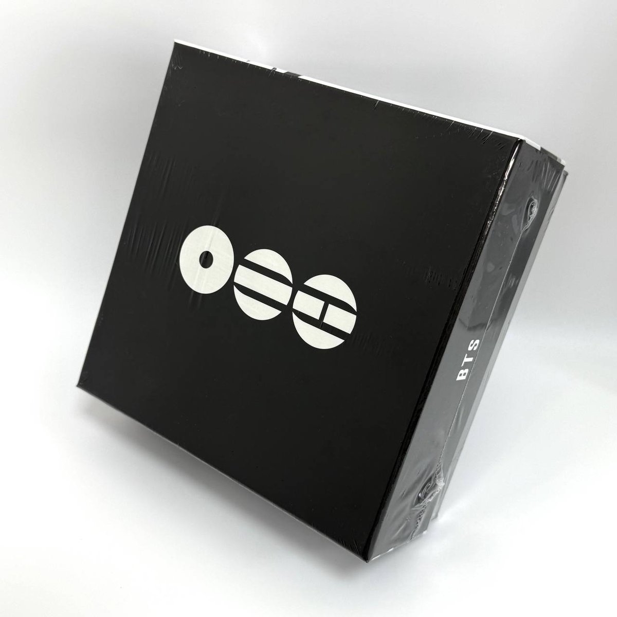 BTS - ARIRANG ( T-SHIRT CD BOX ver.)