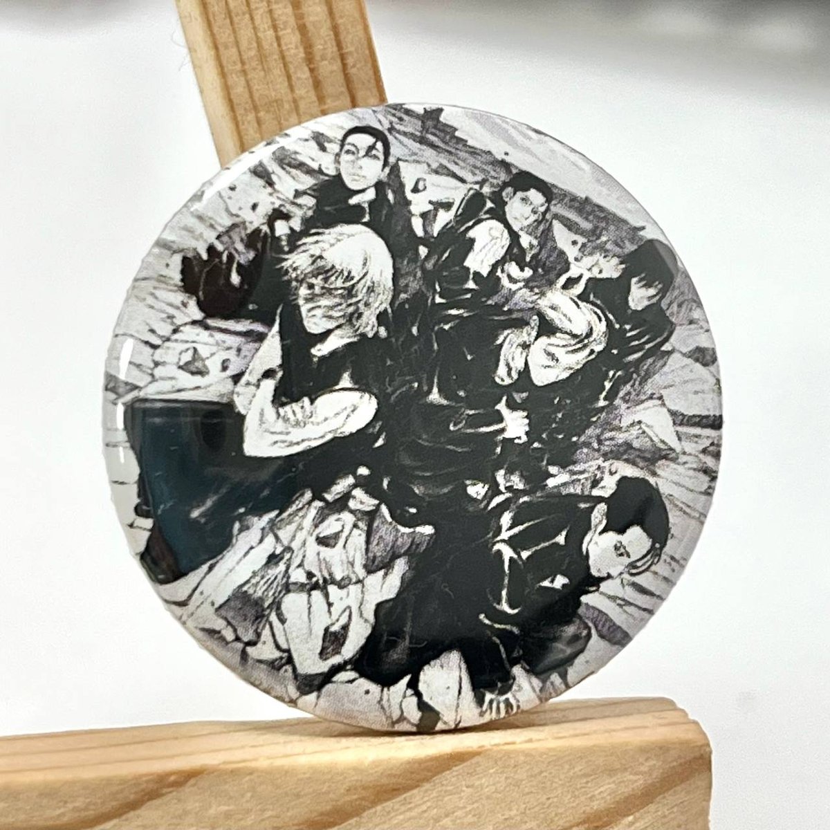 Міні значок Xdinary Heroes