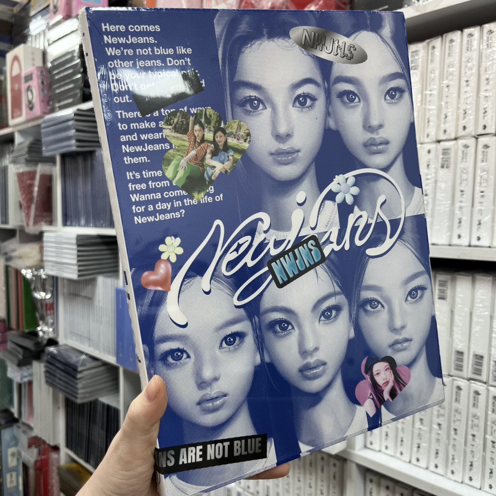 NEWJEANS - 1ST EP NEW JEANS BLUEBOOK VER.