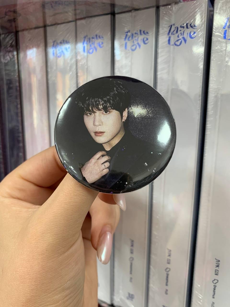 Значок  Ateez