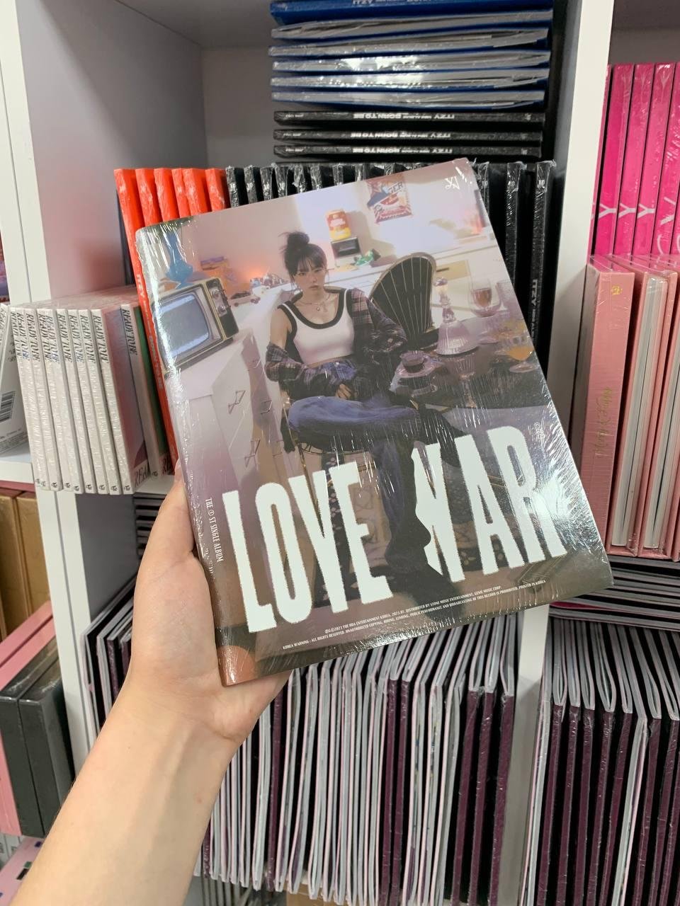 YENA – Love War Ver. Love