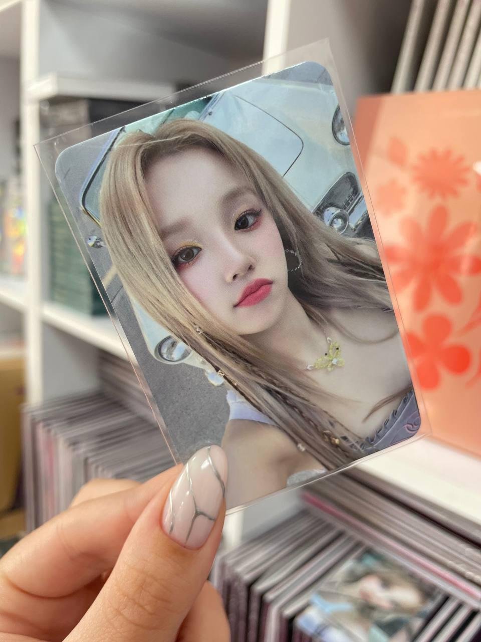Офіційна картка YUQI (G)I-dle (можливі мілкі дефекти)