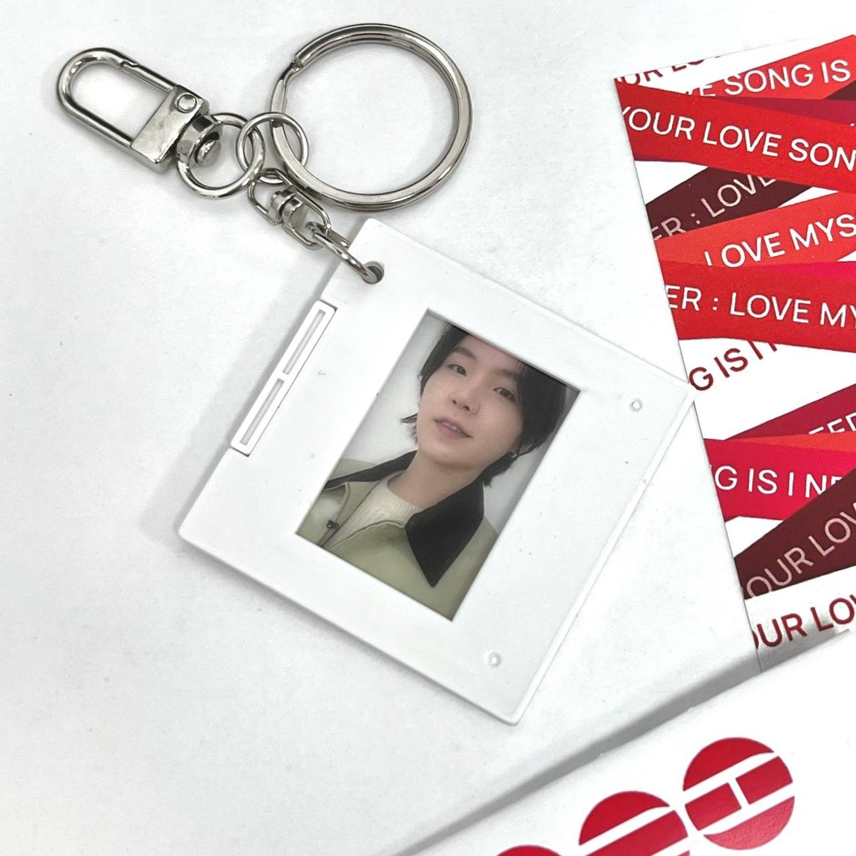 Передзамовний брелок BTS SUGA weverse shop