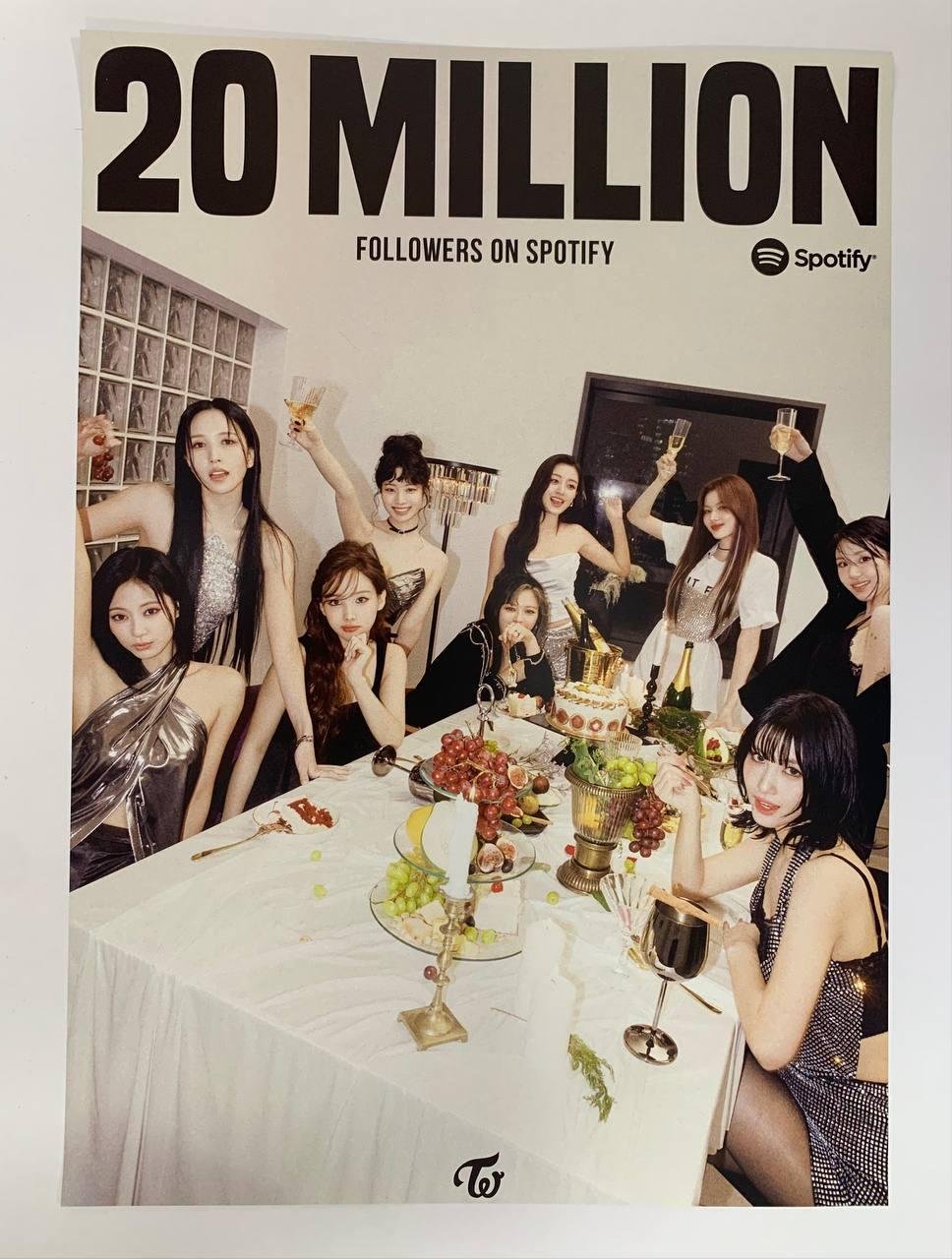 Постер TWICE