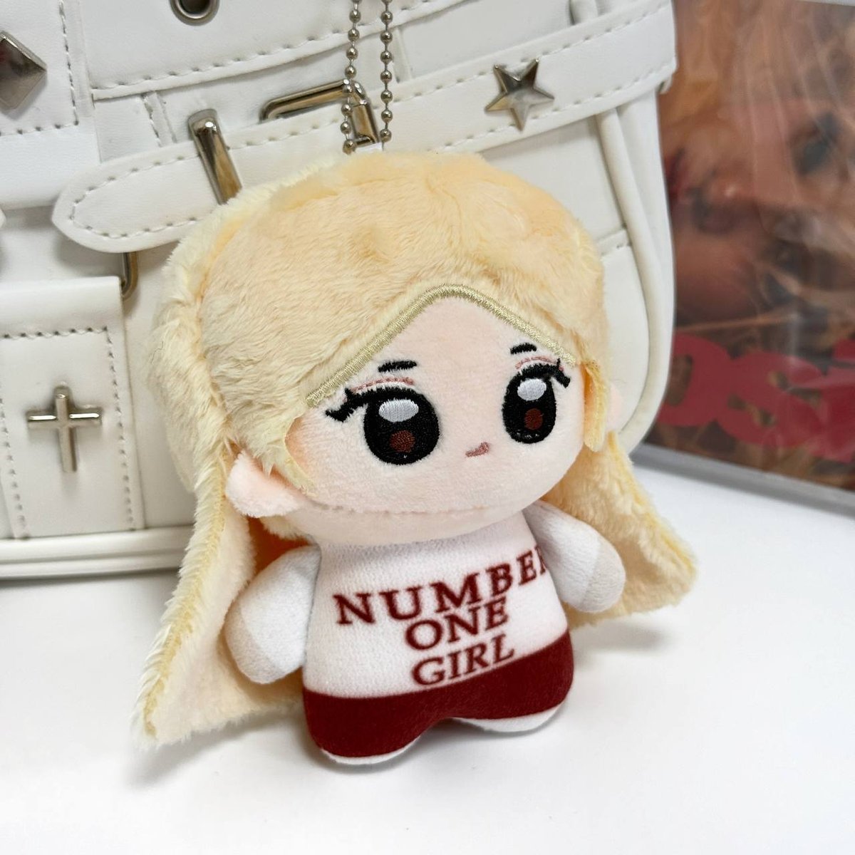 Іграшка брелочок ROSE (BLACKPINK) 10 см.