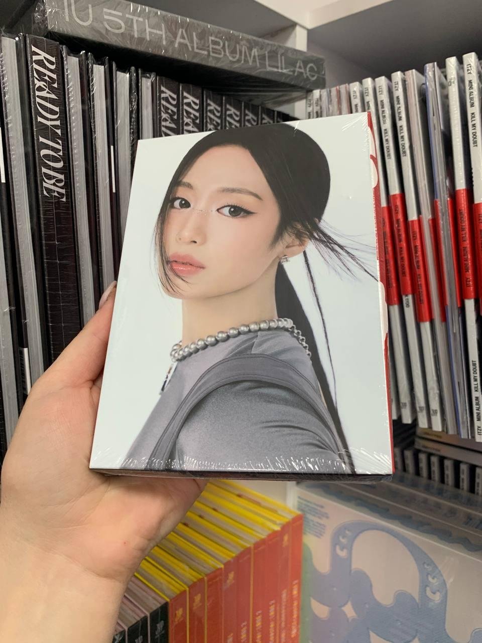 BABYMONSTER – BABYMONS7ER YG TAG ver. AHYEON !!!Увага зовнішня коробка пошкоджена!!!