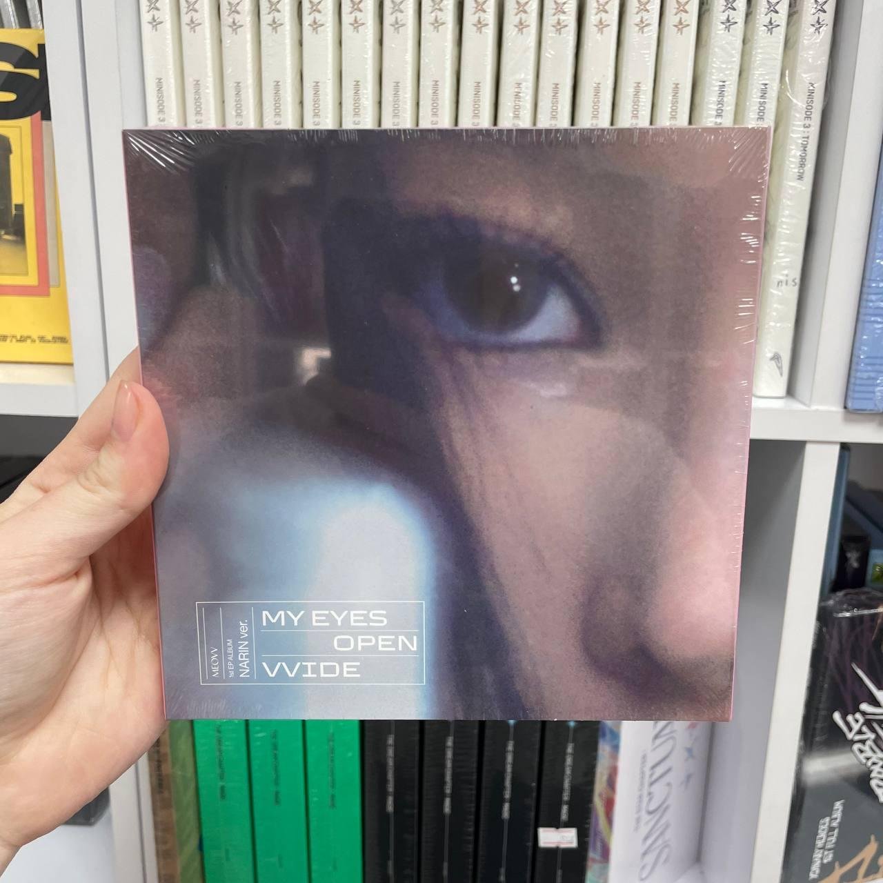 MEOVV - MY EYES OPEN VVIDE (MEOVV VER.)