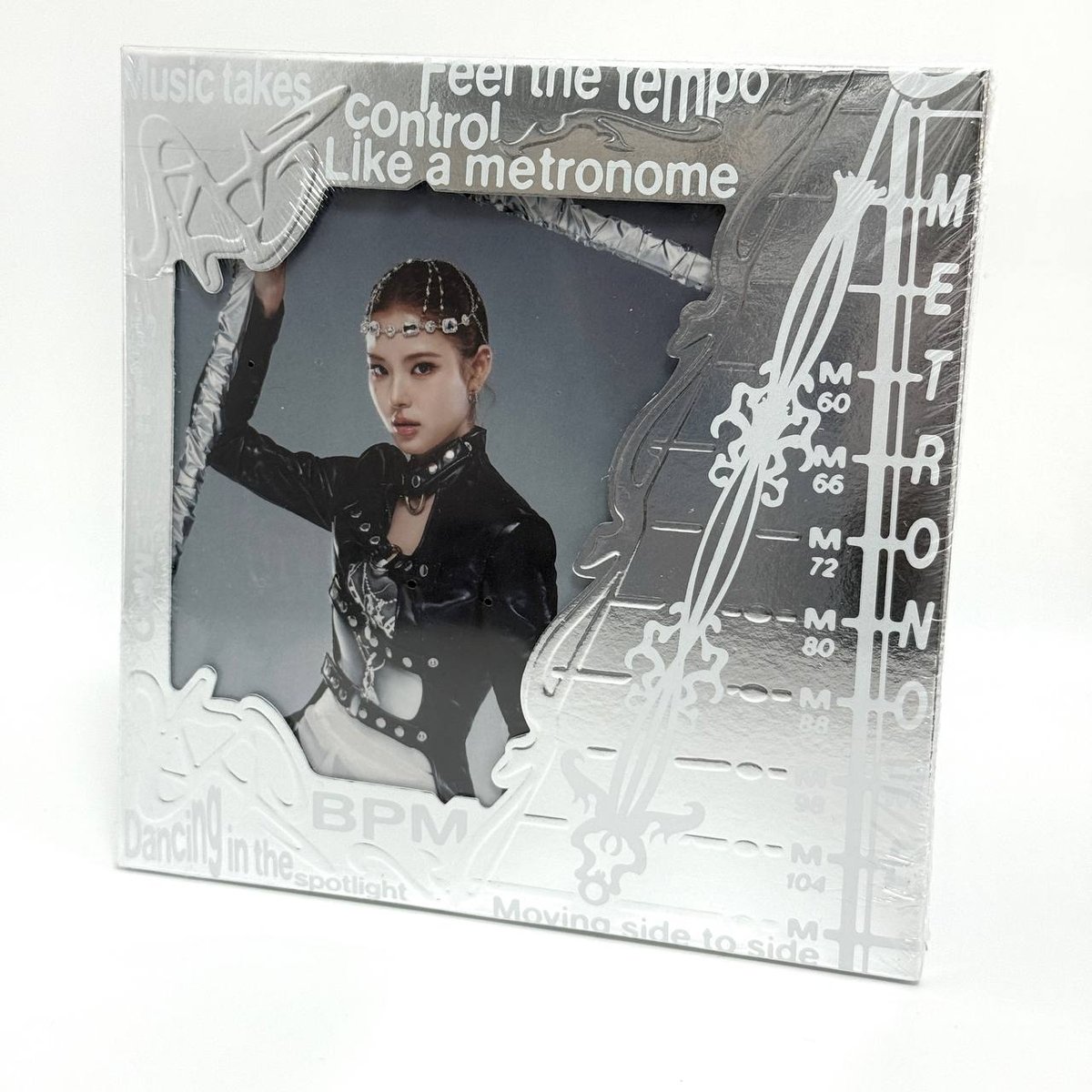 IZNA - SET THE TEMPO ( Postcard ver.)