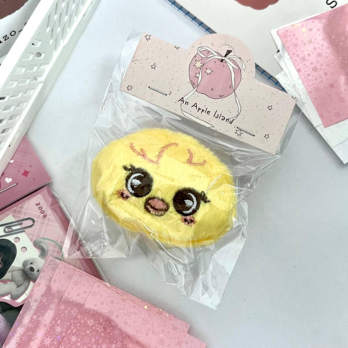 Пухнастий значок Bbokkari