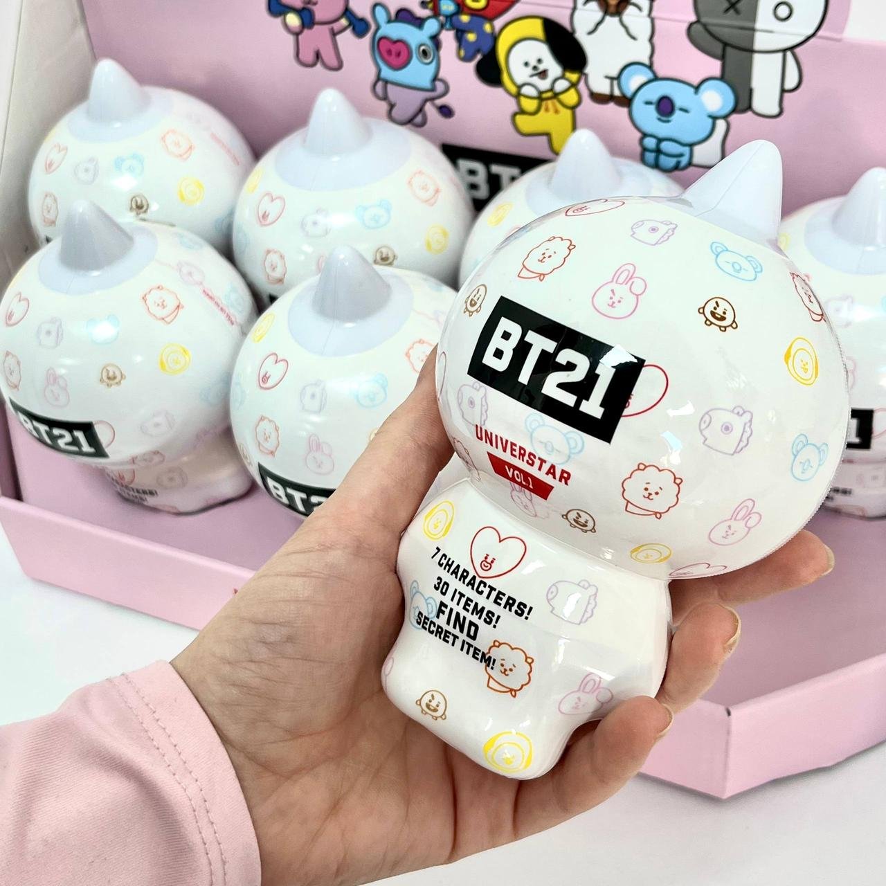 Випадкова фігурка BT21