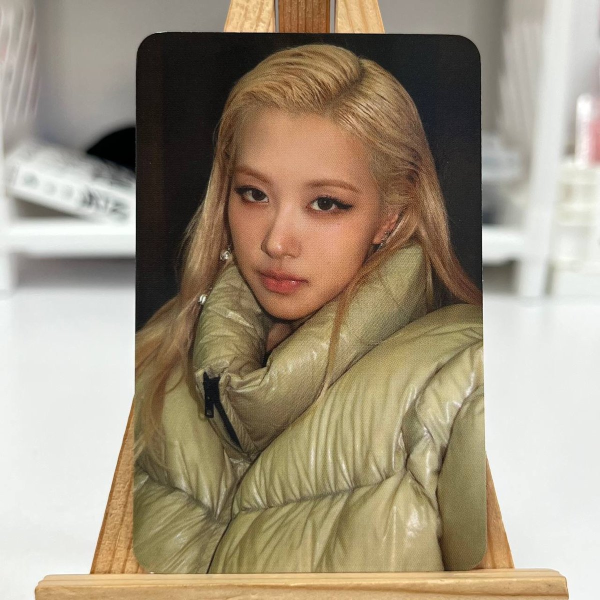 Офіційна картка BLACKPINK WITHMUU POB