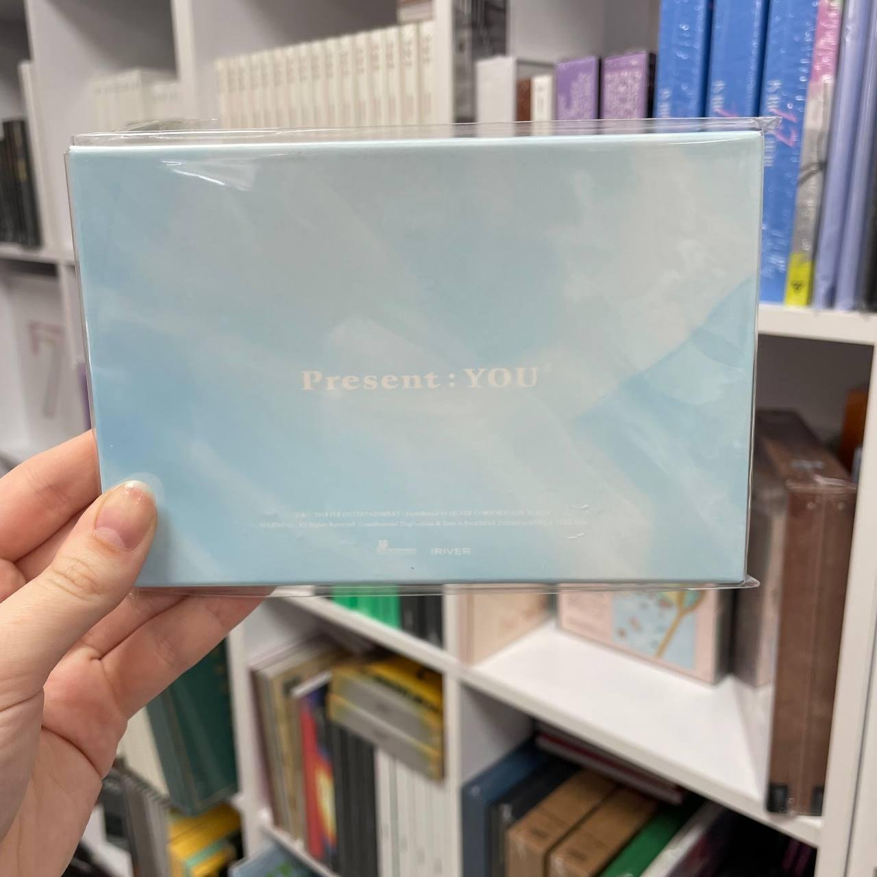 GOT7 - PRESENT YOU (SPECIAL POSTCARD BOOK VER.)