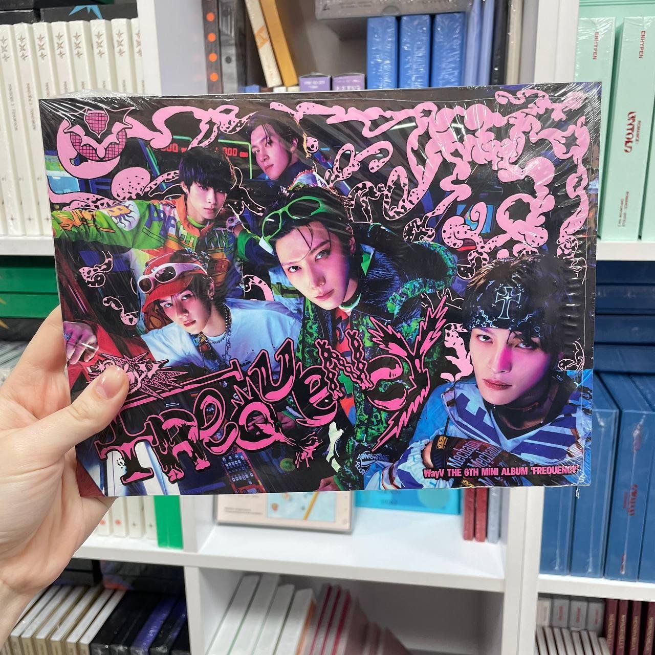 WAYV - FREQUENCY (PHOTOBOOK VER. B)