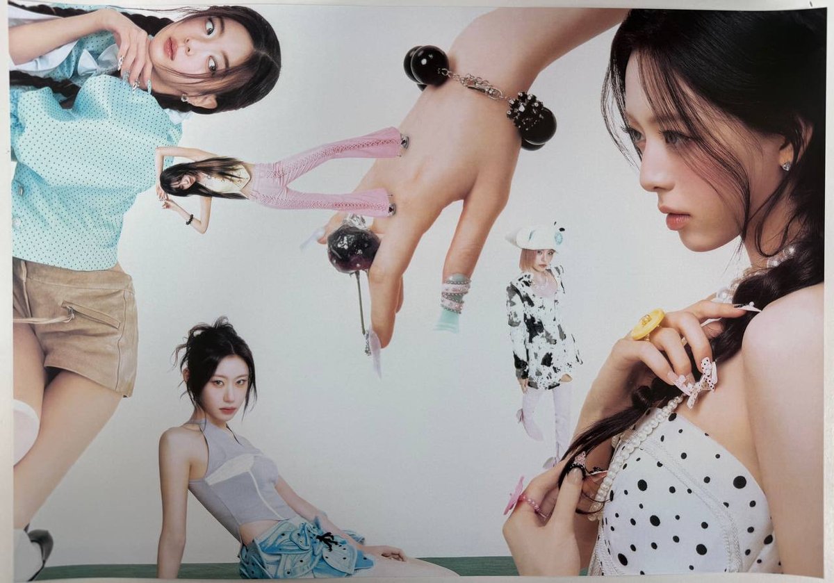 Постер ITZY