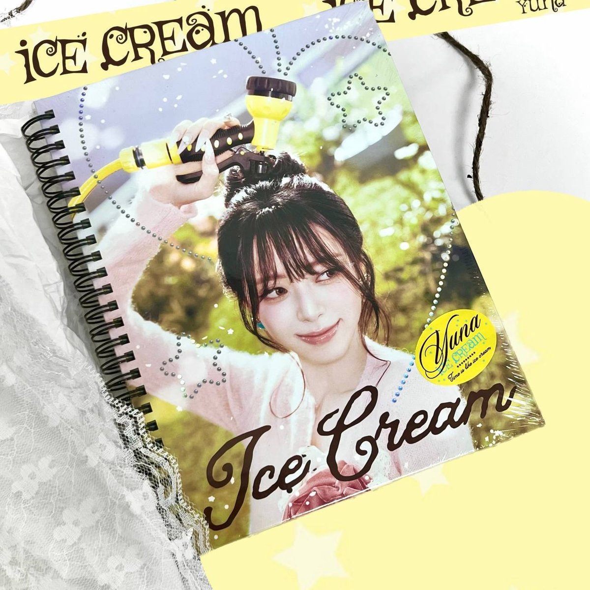 YUNA (ITZY) - ICE CREAM (Photobook,A ver.)