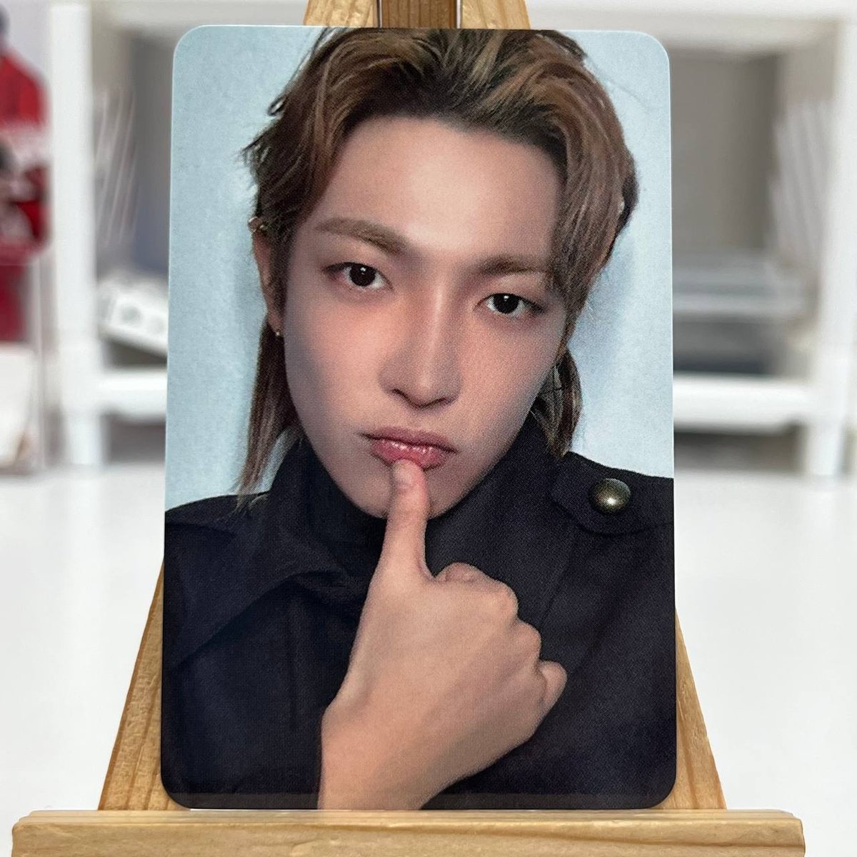 Офіційна картка ATEEZ HELLO LIVE POB